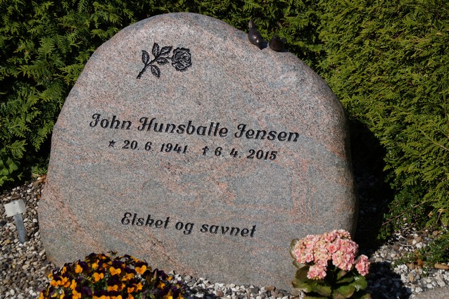 Billede af gravsten på Frederiks Kirkegård
