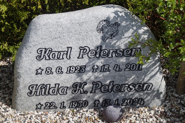 Billede af gravsten på Frederiks Kirkegård