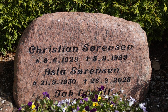 Billede af gravsten på Frederiks Kirkegård