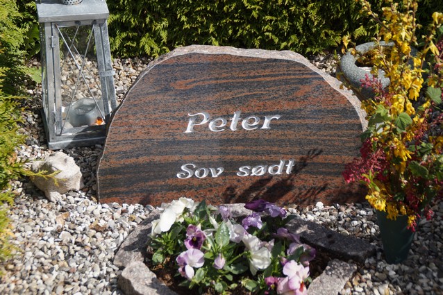 Billede af gravsten på Frederiks Kirkegård