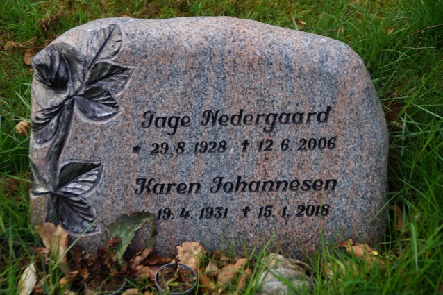 Billede af gravsten på Frederiks Kirkegård