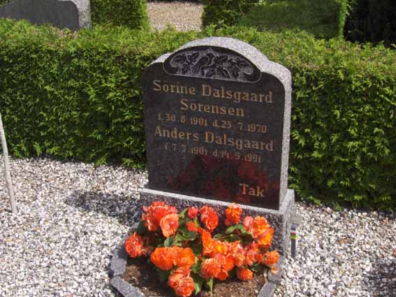 Billede af gravsten på Frederiks Kirkegård