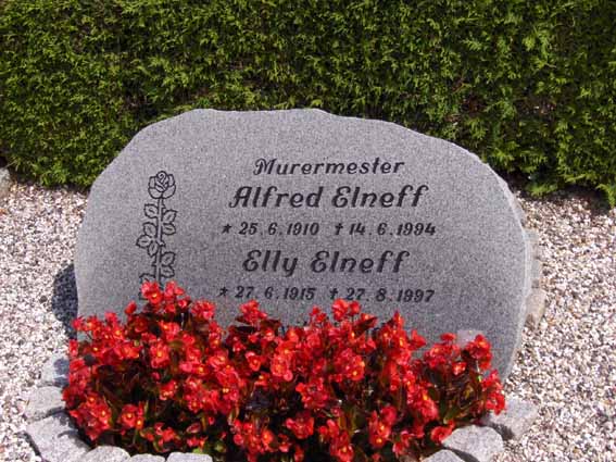 Billede af gravsten på Frederiks Kirkegård