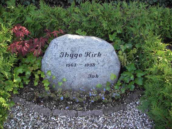Billede af gravsten på Frederiks Kirkegård