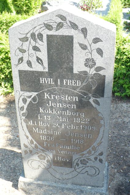 Billede af gravsten på Hou Kirkegård