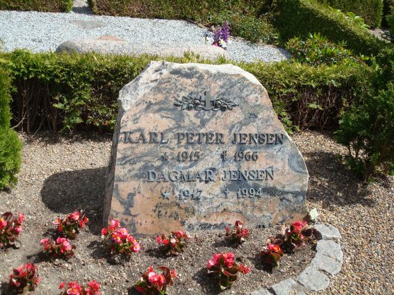 Billede af gravsten på Hurup Kirkegård
