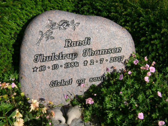 Billede af gravsten på Stagstrup Kirkegård