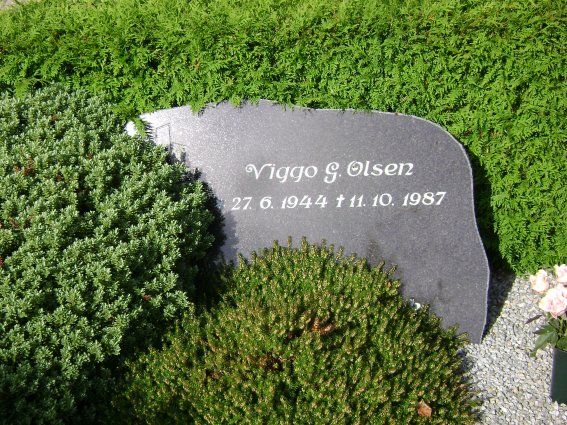 Billede af gravsten på Stagstrup Kirkegård