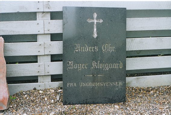 Billede af gravsten på Stagstrup Kirkegård