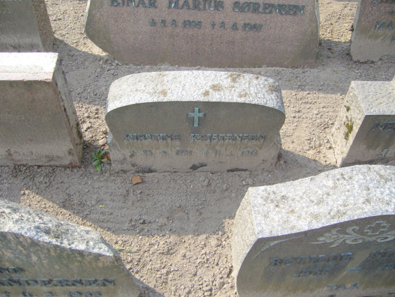 Billede af gravsten på Stoholm kirkegård