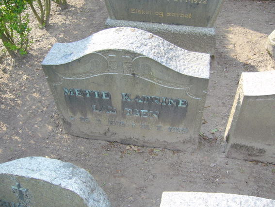 Billede af gravsten på Stoholm kirkegård
