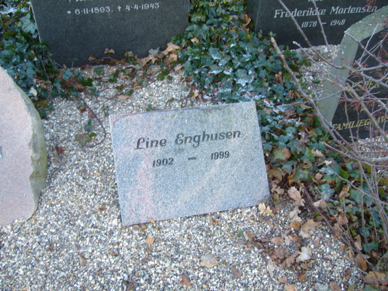 Billede af gravsten på Tøndering kirkegård