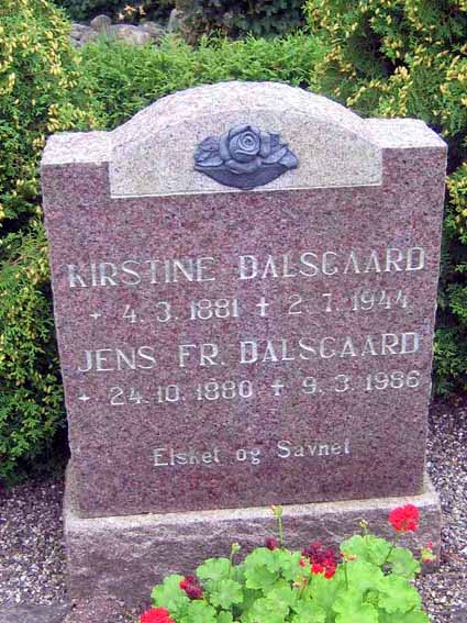 Billede af gravsten på Vesterbølle Kirkegård